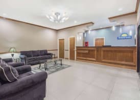 Days Inn by Wyndham Baytown East 3
