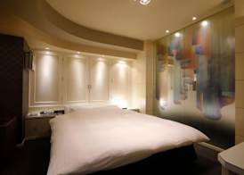 HOTEL ROYALTON 3