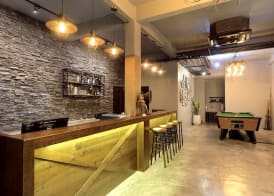 Castle Black Bangkok 4
