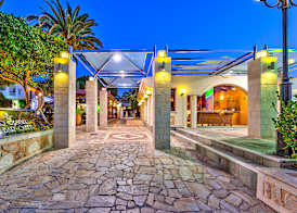 Castle Suites Hotel 4