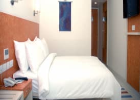 Hometel Chandigarh 4