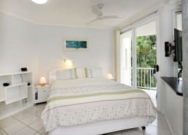 Golden Sands Beachfront Resort 4