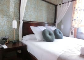 Les Monges Palace Boutique 2