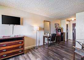 Sutter Inn 5