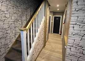 White Rose Hotel & Restaurant - Leeds 5