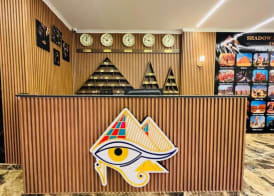Tree Lounge Pyramids View INN, Sphinx Giza. 2