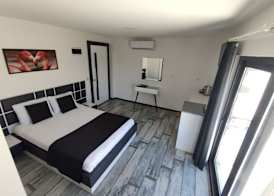 WB Weekend Otel 4
