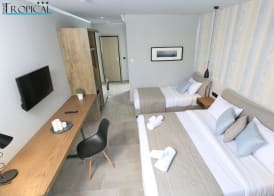 Hotel Tropical 4
