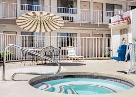 Super 8 By Wyndham Phoenix Metro North 3