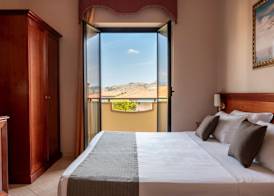 Madama club village 5