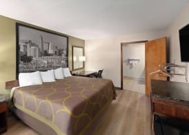 Super 8 by Wyndham Fort Mitchell Cincinnati Area 5