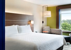 Holiday Inn Express & Suites PAINESVILLE - CONCORD by IHG 4