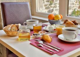 Logis Hotel Auberge Dupuytren 2