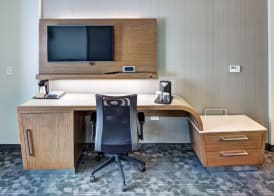 Courtyard by Marriott Appleton Riverfront 4