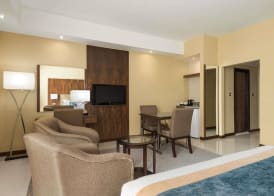Howard Johnson by Wyndham Abu Dhabi Downtown 4
