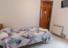 Hostal - Restaurante La Buena Villa by Vivere Stays 3