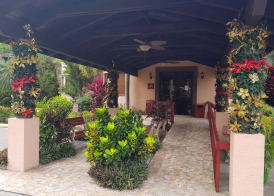 Clarion Suites Roatan at Pineapple Villas 2