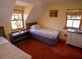 Oak Tree Inn 3