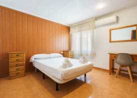 Hostal Casa Antonio by Vivere Stays 4