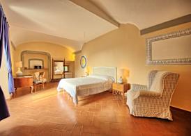 Castello di Montegufoni by PosarelliVillas 5