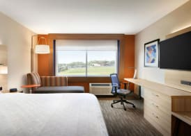 Holiday Inn Express & Suites AUBURN HILLS SOUTH by IHG 3