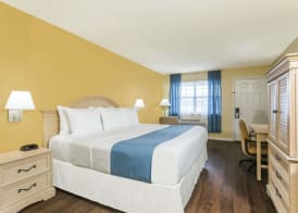 Days Inn by Wyndham Madison 4