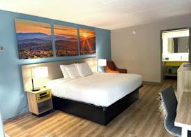 Days Inn by Wyndham Harriman 5