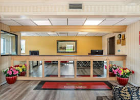 Econo Lodge Inn & Suites Philadelphia MS 4