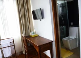 Daffodil's Hotel 4