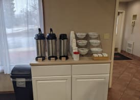 Hawthorn Extended Stay by Wyndham Green Bay 3