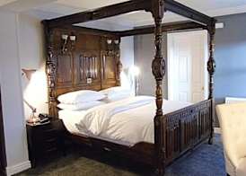 The Lion Hotel 4