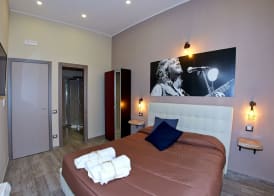 Artisti Sustinea Rooms 4