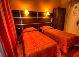 Hôtel Des Trois Gares 5