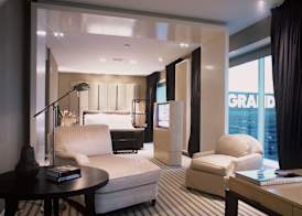 SKYLOFTS at MGM Grand 5