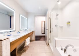 Holiday Inn Express & Suites WEST EDMONTON-MALL AREA by IHG 2