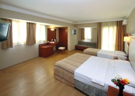Julian Club Hotel 5