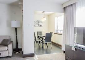 Ottawa Embassy Hotel & Suites 5