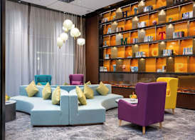 Hampton by Hilton Zhangjiajie Tianmen Mountain -Situated opposite the Tianmen Mountain Cable Car Station -Provide free airport shuttle service - English-speaking customer service 5