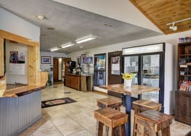 Super 8 by Wyndham Gardiner/Yellowstone Park Area 3