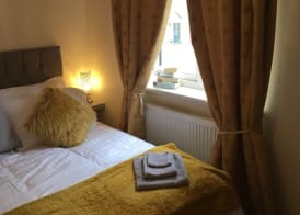 Lazy Nest - Sleeps 4, Parking, Garden & Hammocks 4