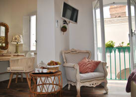 Room in B&B - Mariasofia Master Suite With Private Bathroom 4