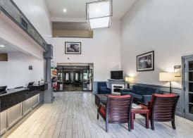 Quality Suites Burleson - Ft Worth 2