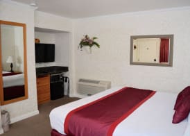 Travelers Inn 5