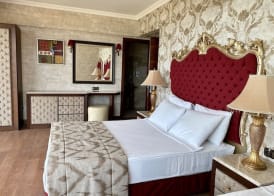 LAUR HOTELS Experience & Elegance 4