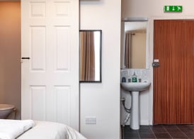 City Centre Guest House - Gloucester Park 3