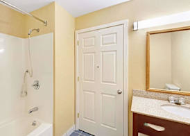 Ramada by Wyndham Kittery 3