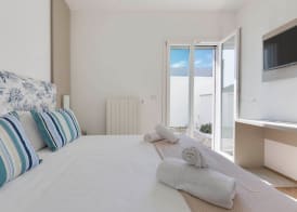 Absolute Suite Apartments 4