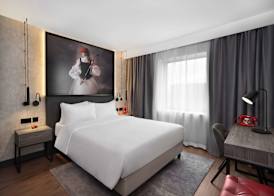 Radisson RED London Gatwick Airport 4