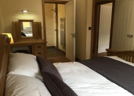Shellow Lane Lodges 2