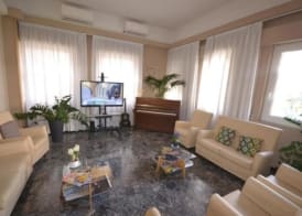 Gold Hotel 5